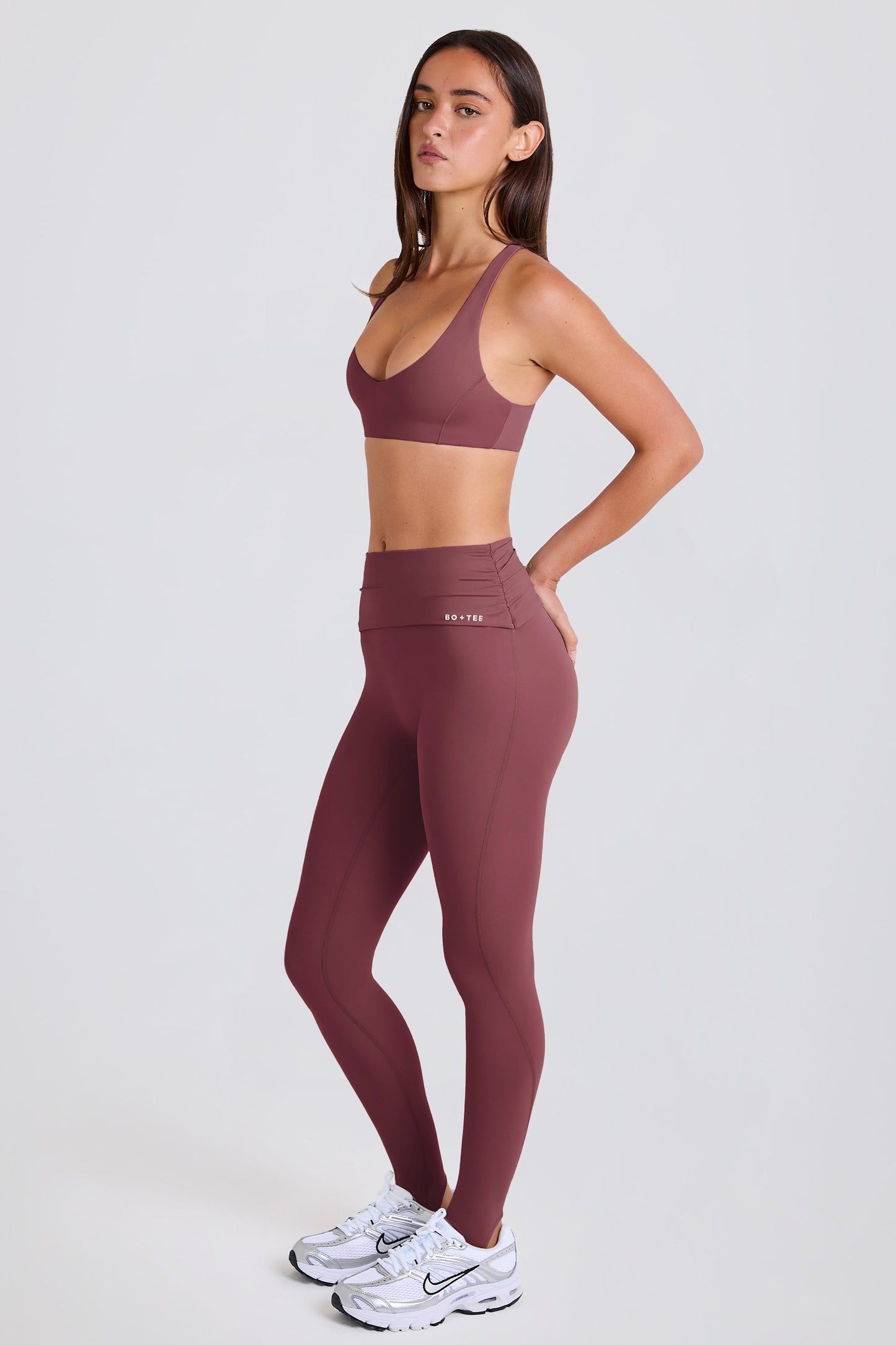 Foldover Mid-Rise Stirrup Leggings in Acai