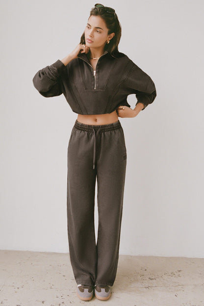 Mid-Rise Wide-Leg Joggers in Brown