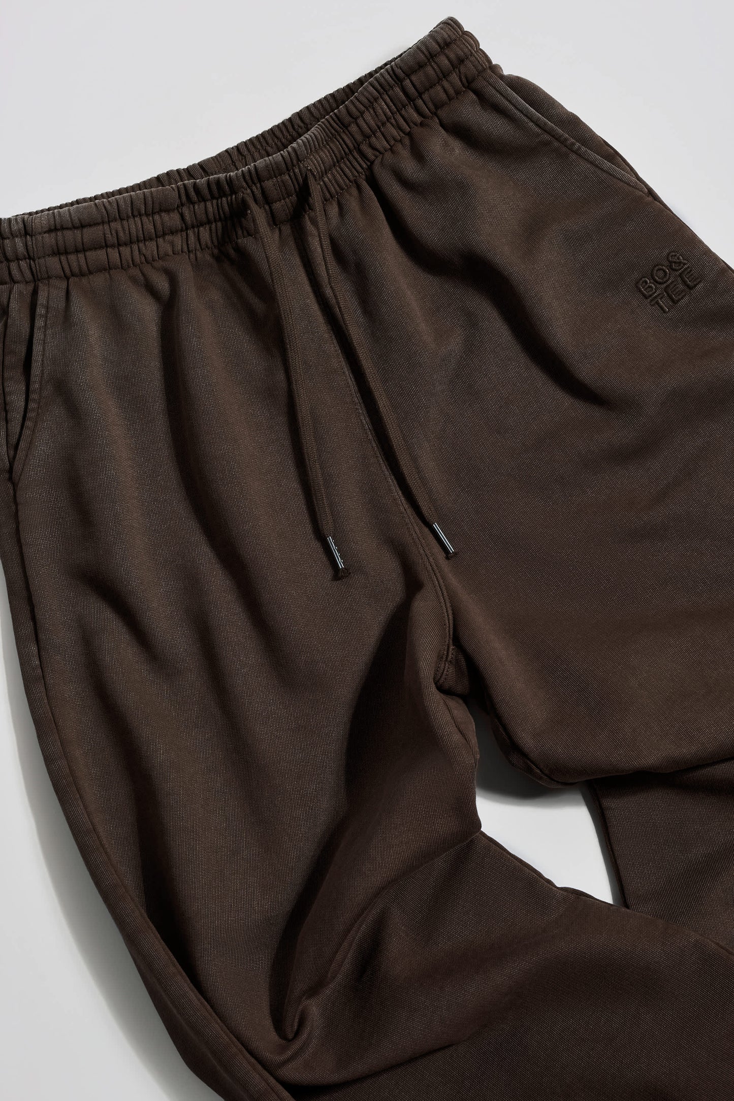 Mid-Rise Wide-Leg Joggers in Brown