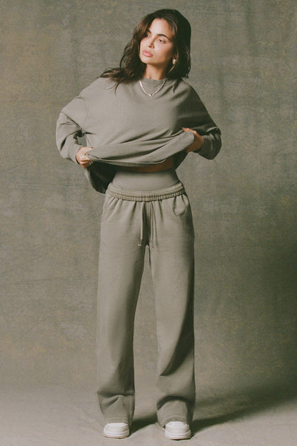 Mid-Rise Wide-Leg Joggers in Light Green