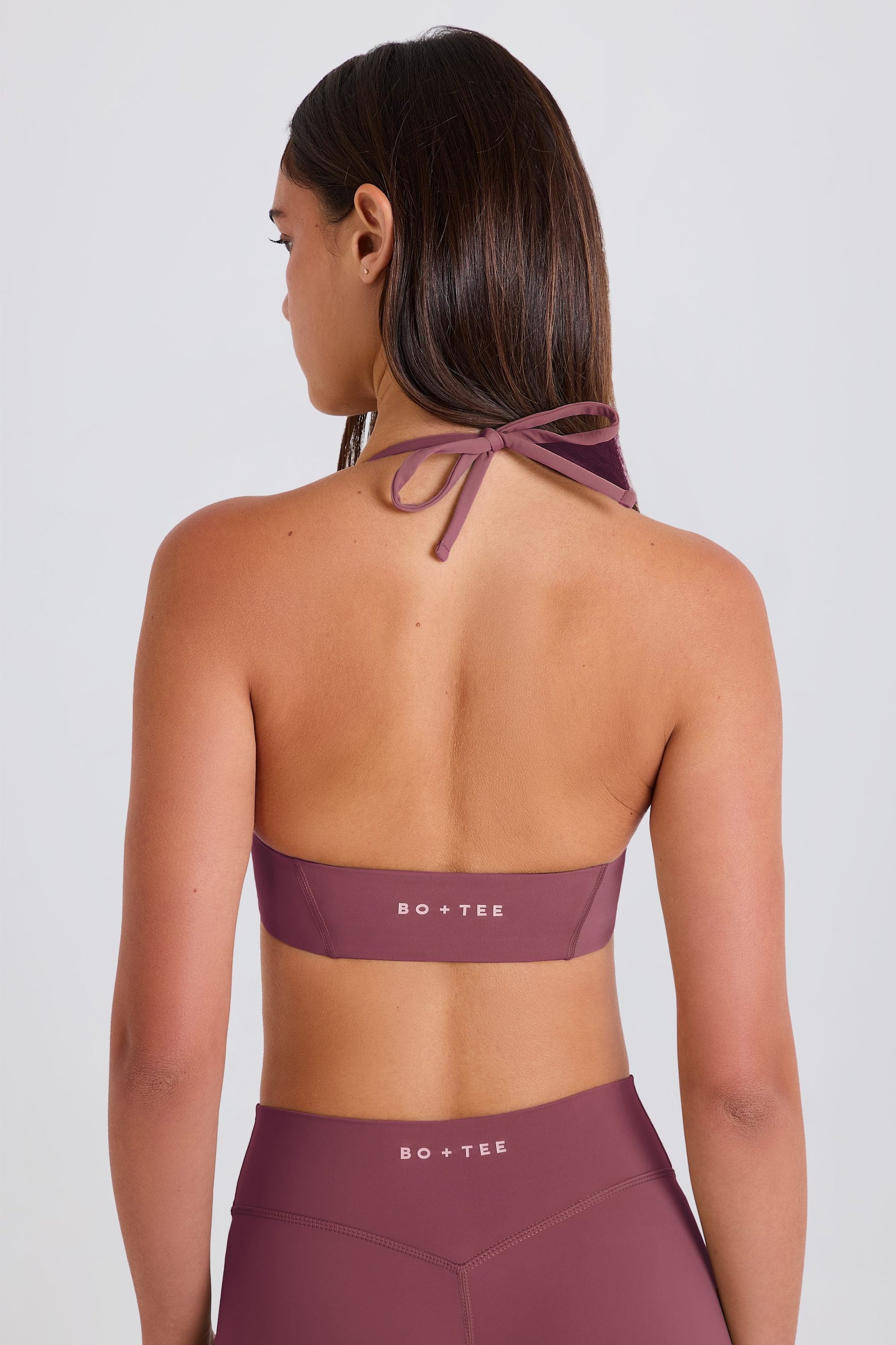Scoop-Neck Halterneck Sports Bra in Acai