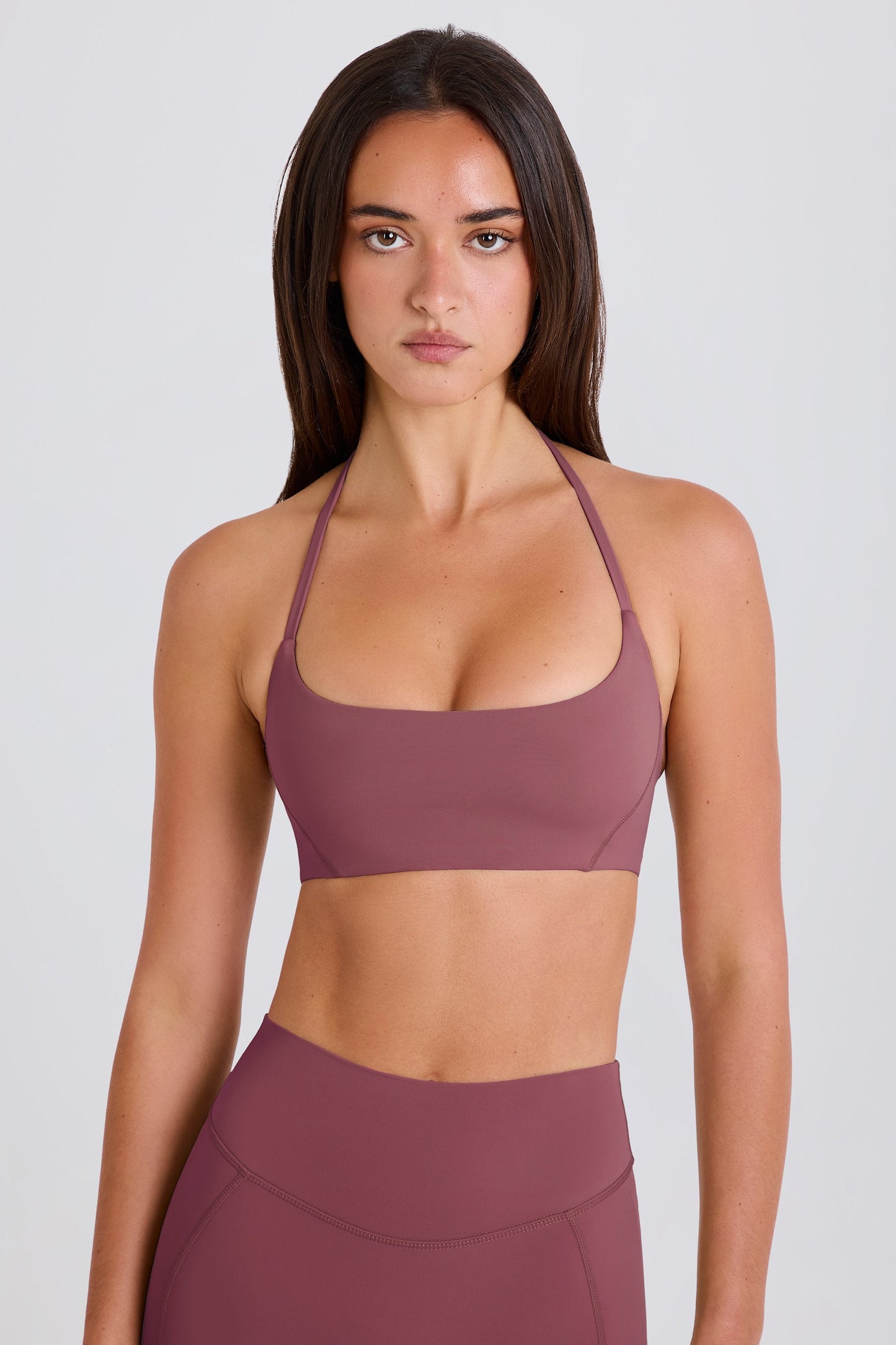 Scoop-Neck Halterneck Sports Bra in Acai