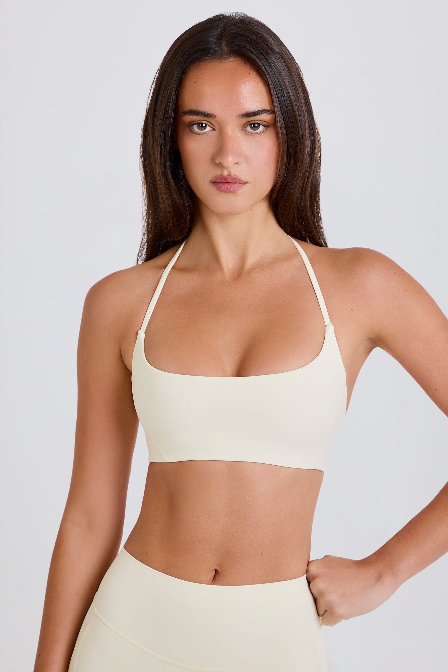 Scoop-Neck Halterneck Sports Bra in Cream