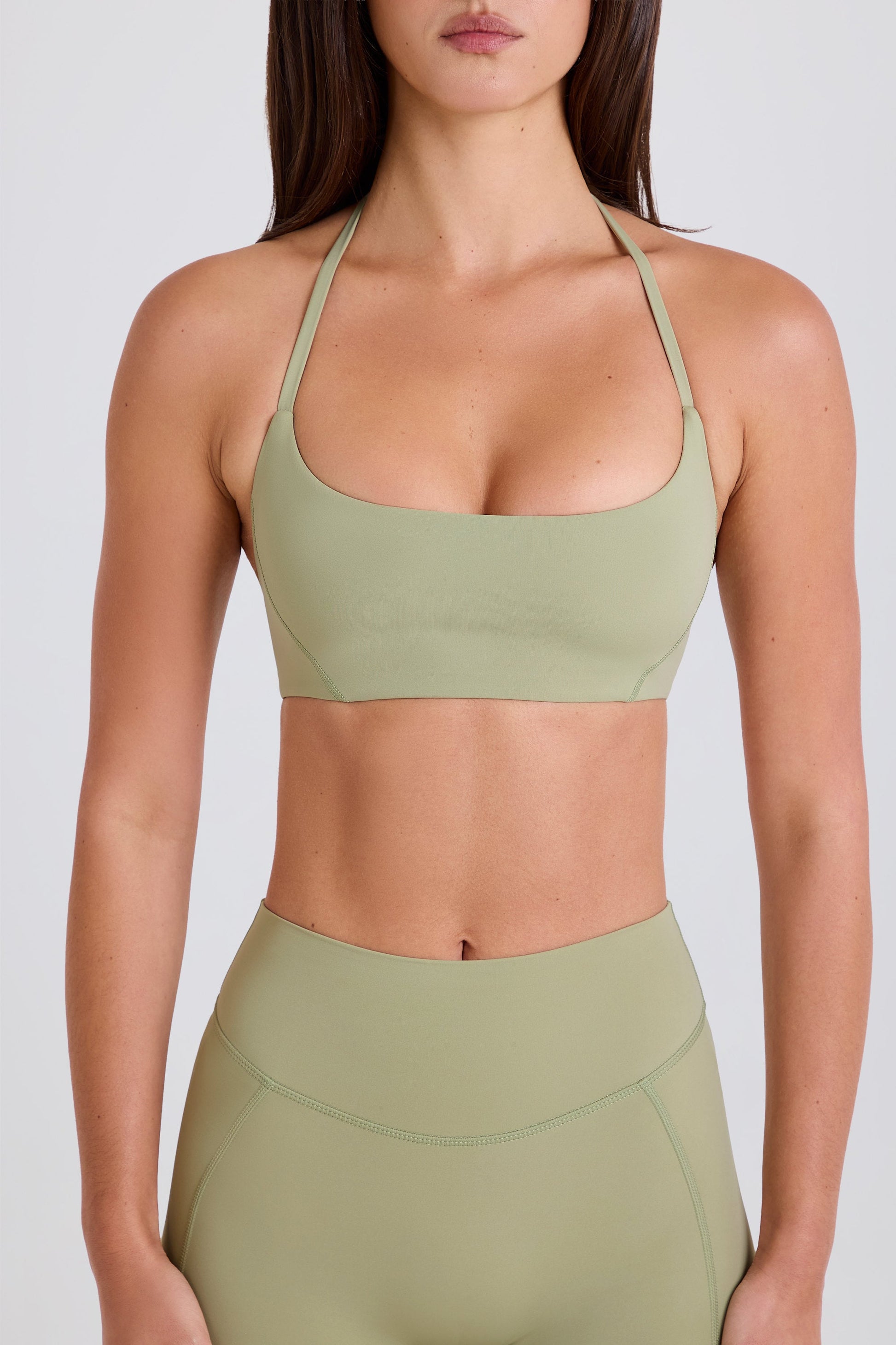 Scoop-Neck Halterneck Sports Bra in Matcha