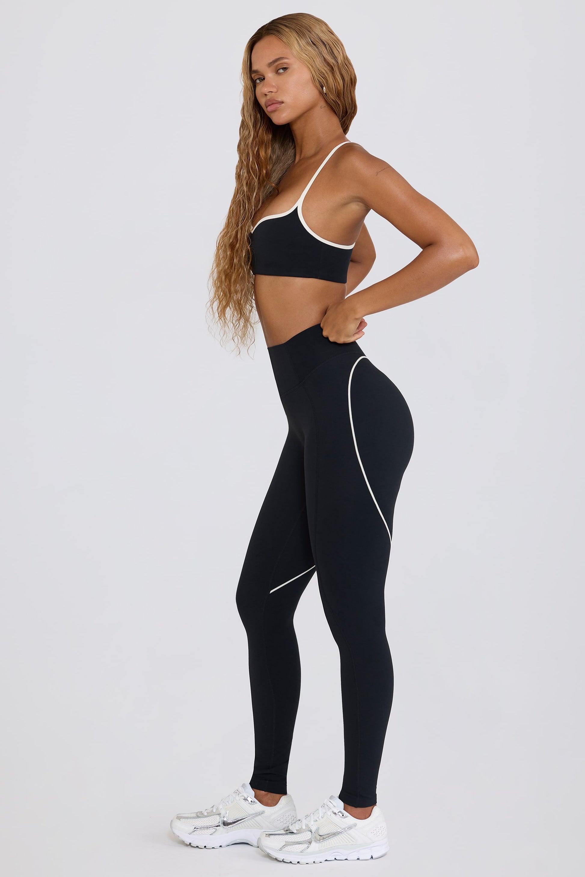 Soft Active Mid-Rise Leggings in Black