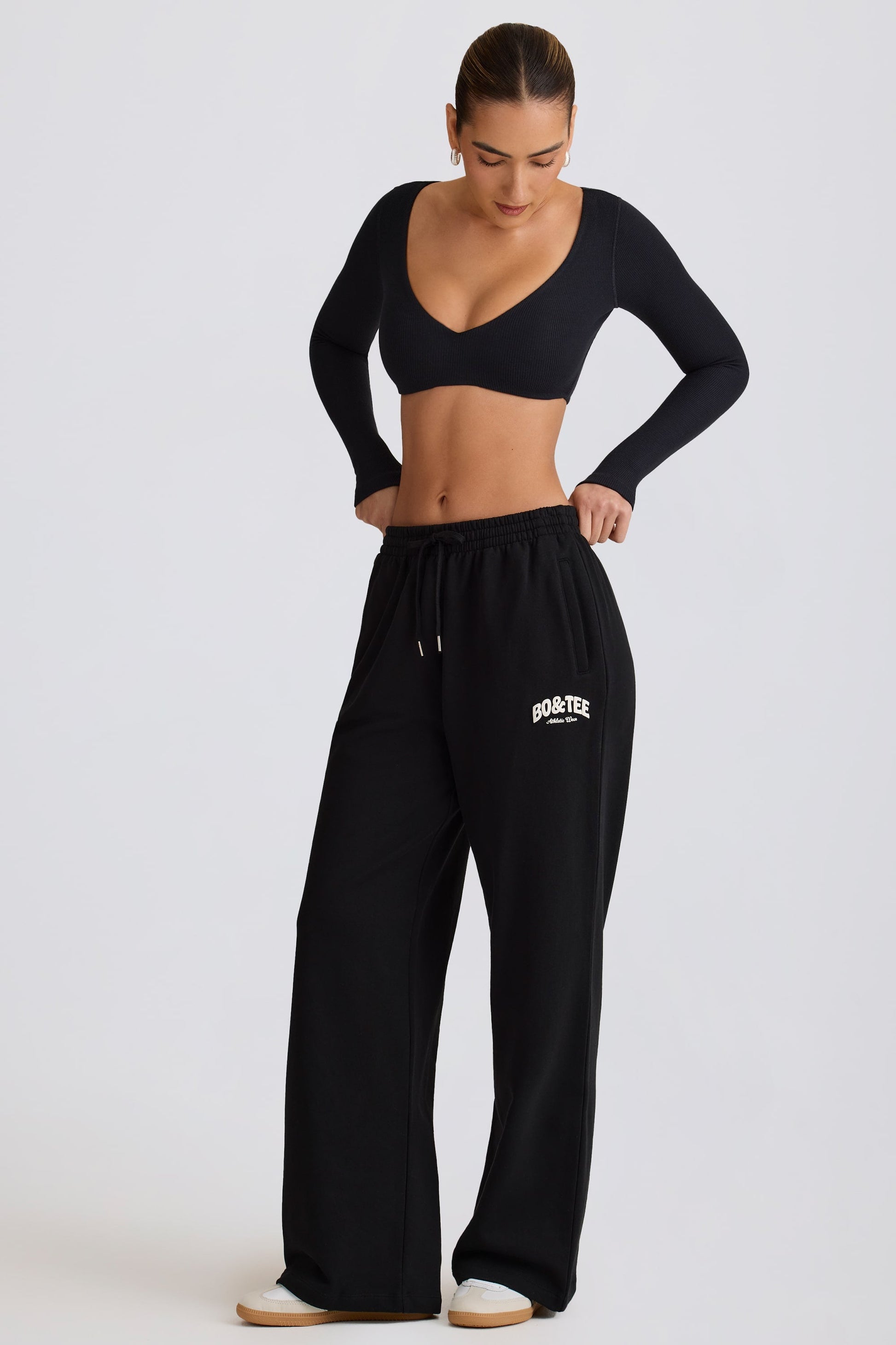 Mid-Rise Wide-Leg Joggers in Black